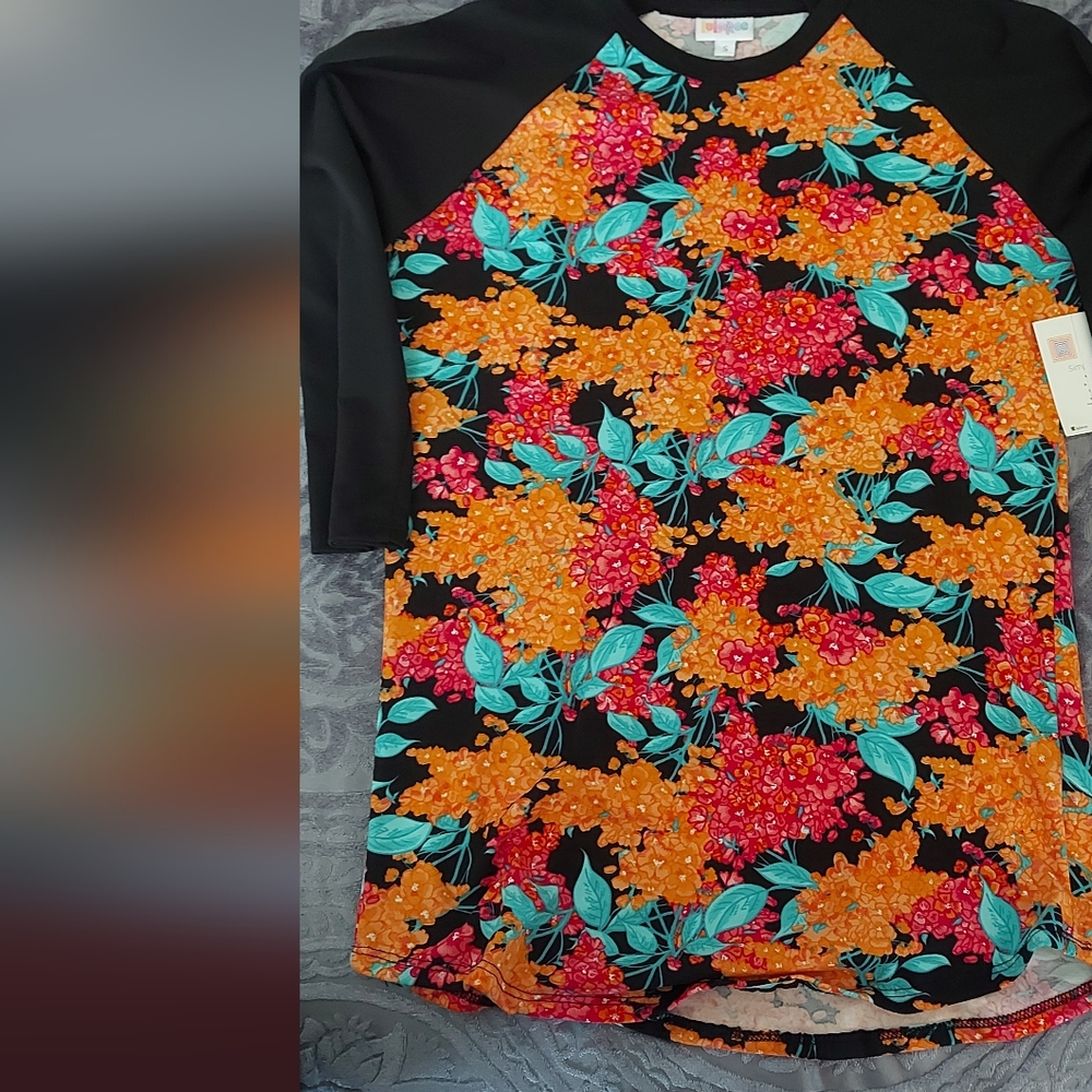 LulaRoe Randy top
